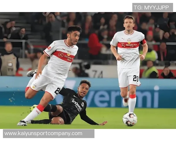 多家英超德甲球队争夺20岁奥格斯堡中场新星科穆尔