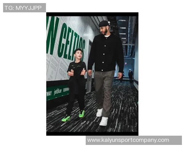 塔图姆庆祝儿子Duece生日分享温馨合照感慨我最好的朋友生日快乐 塔图姆庆祝儿子Duece生日分享温馨合照感慨我最好的朋友生日快乐