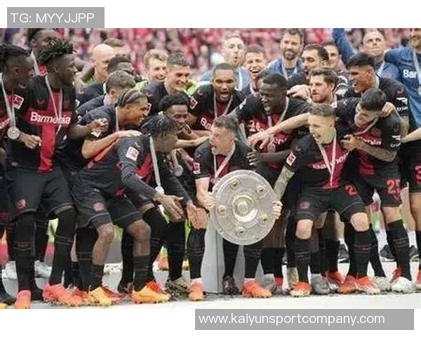 德国杯法鹰对阵多特首发阵容揭晓堂安律格策领衔小贝林阿德耶米出战