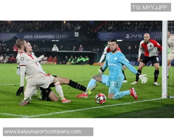 费耶诺德年轻后卫雷德回应拜仁传闻队友开始用德语交流 费耶诺德年轻后卫雷德回应拜仁传闻队友开始用德语交流