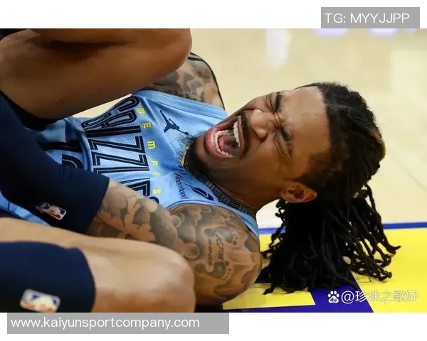 莫兰特对阵湖人时疑似受伤突破落地后捂腿一瘸一拐引发担忧