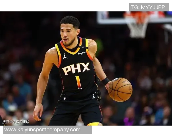 布克称赞格林能减轻压力认为其天赋极高助力球队表现 布克称赞格林能减轻压力认为其天赋极高助力球队表现