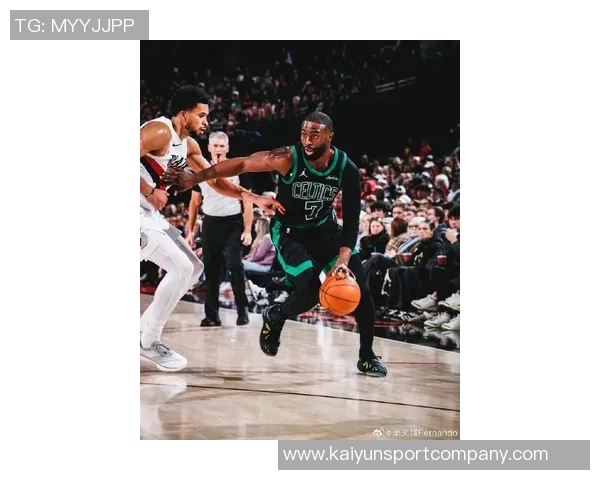 杰伦布朗赞怀特状态回暖表现出色让人欣喜不已